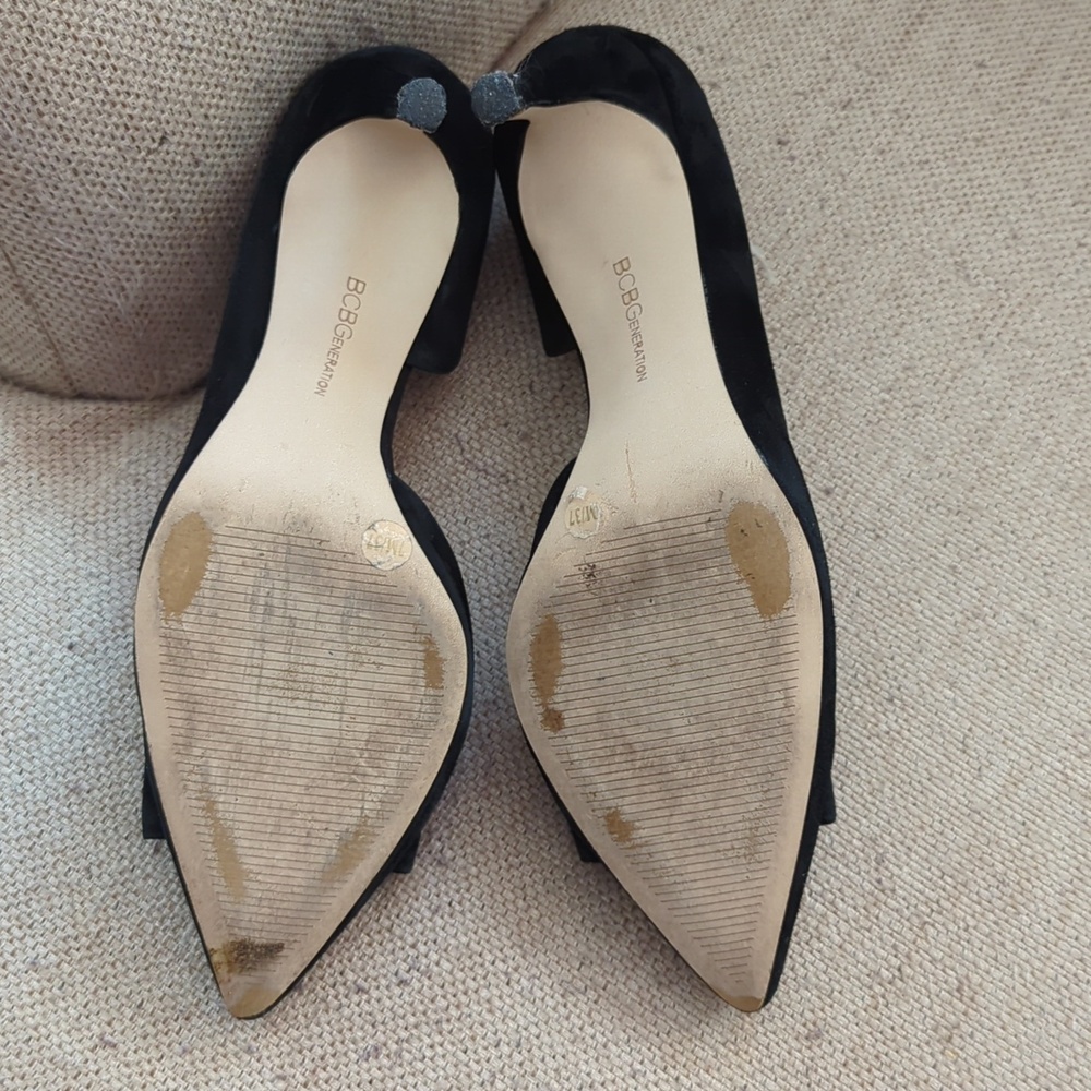 BCBG Elegant Black Suede Women's Heels with Bow Accent Size 7 M - Picture 6 of 6